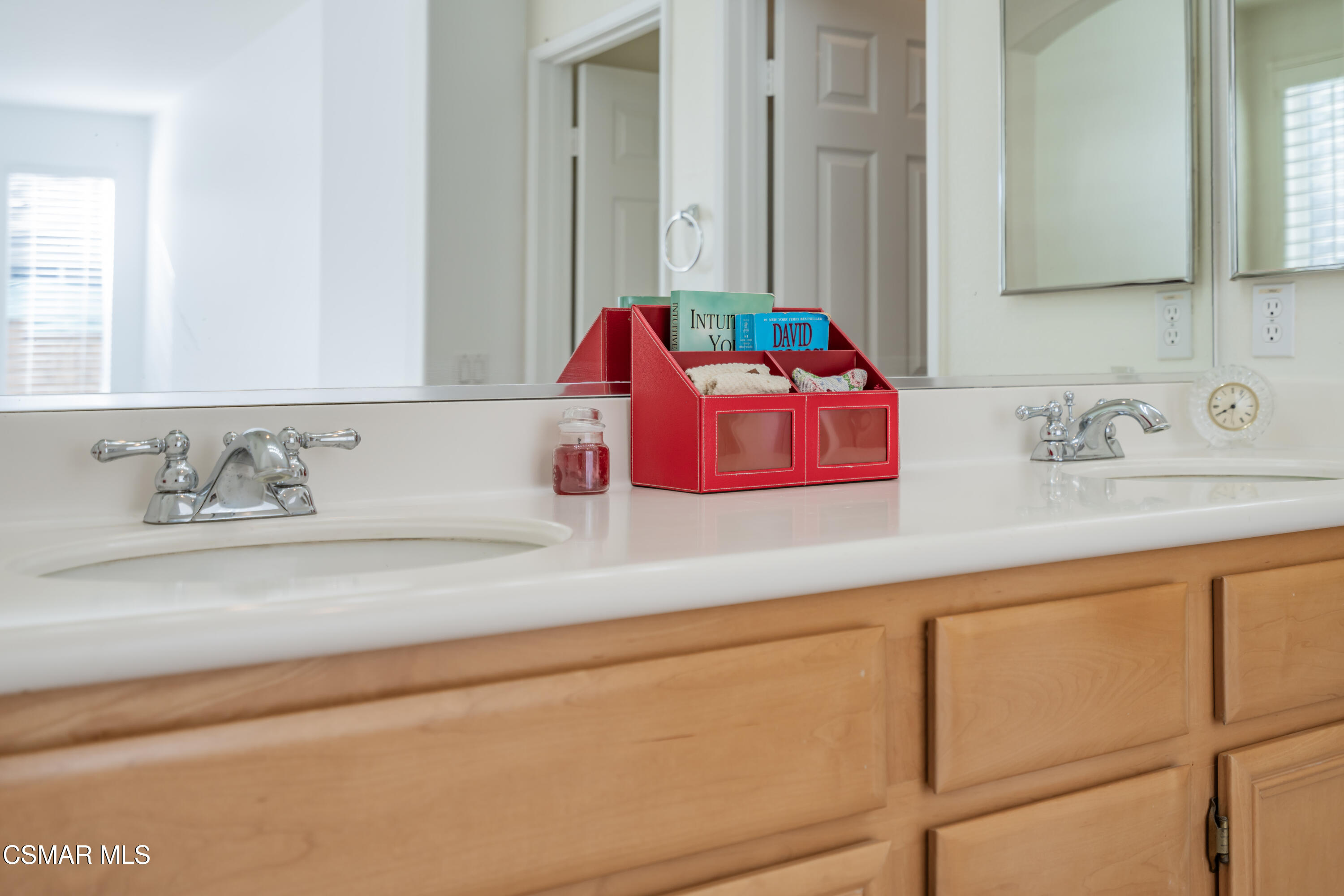 911 Red Pine Drive Simi Valley, CA 93065 - Photo 36 of 61 37-print-_CK17341