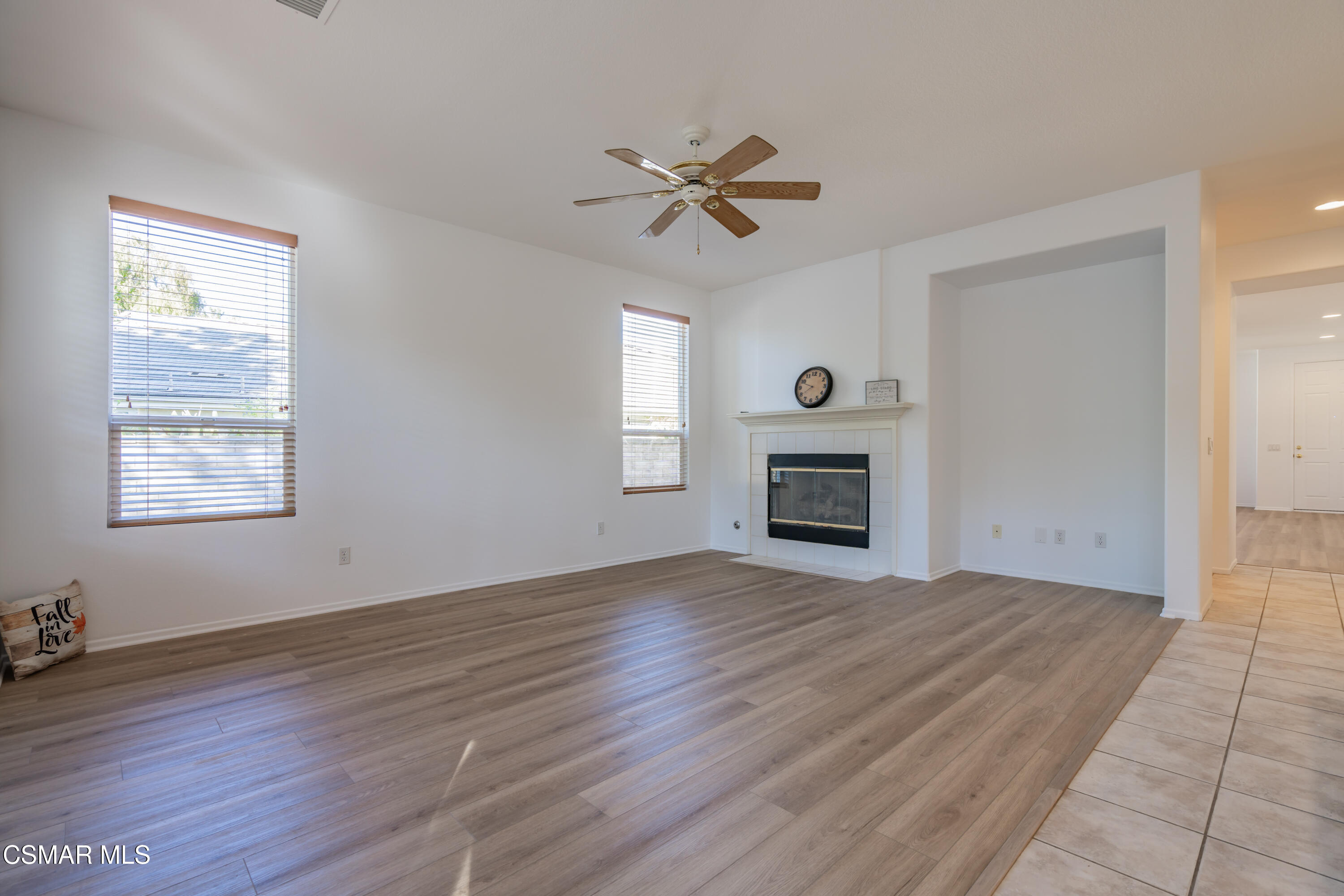 911 Red Pine Drive Simi Valley, CA 93065 - Photo 4 of 61 20-print-_CK17296