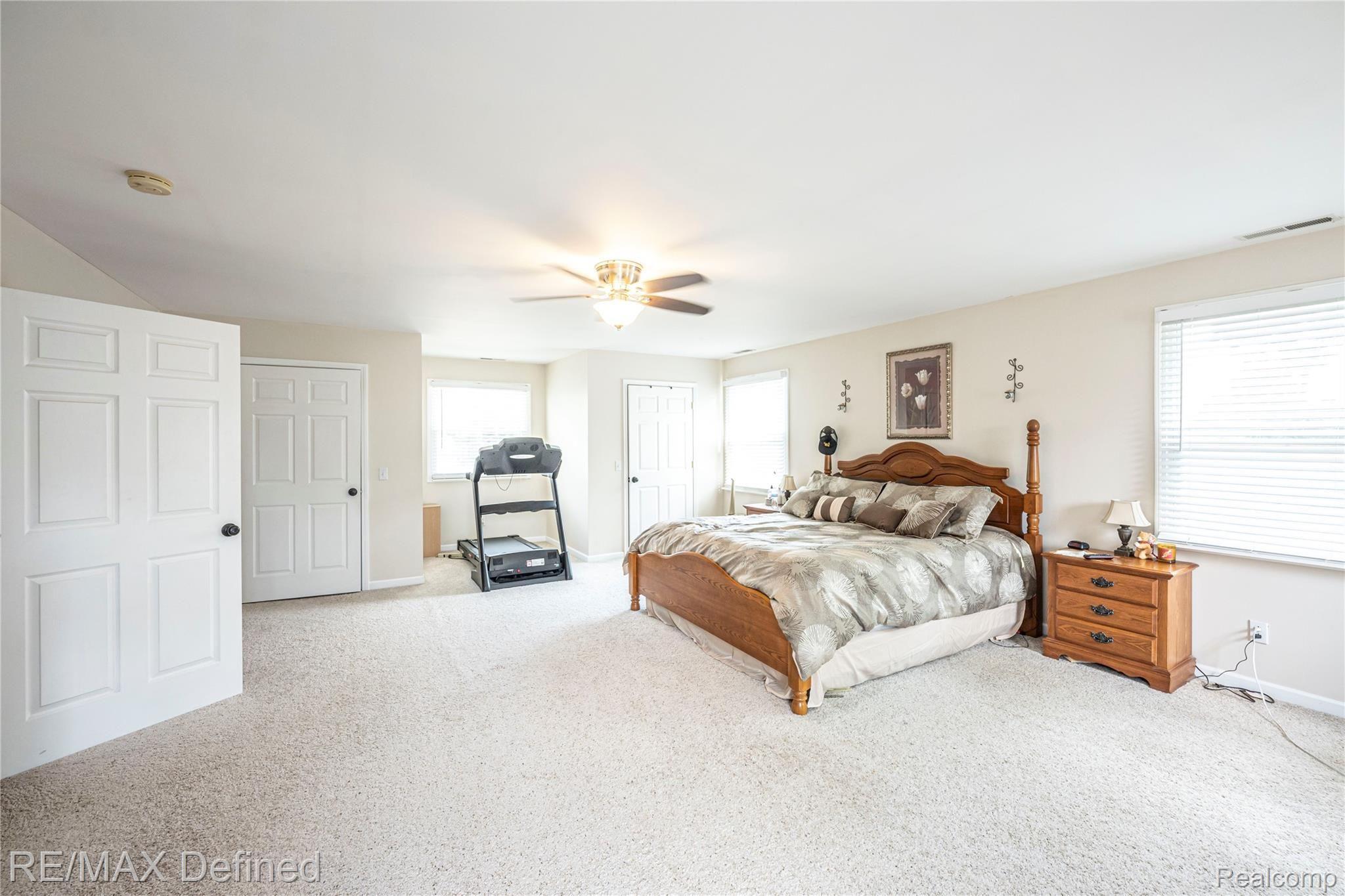 2583 Harrison Avenue Rochester, MI 48307 - Photo 18 of 31 Master.Bedroom
