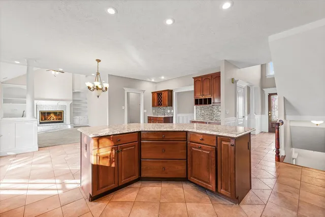 $975,000 | 1 Windsong Way, Bloomington, IL 61704