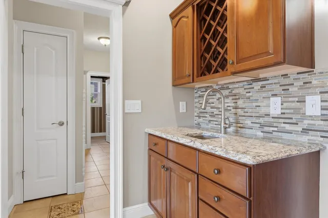 $975,000 | 1 Windsong Way, Bloomington, IL 61704