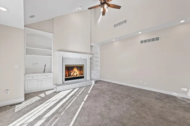 $975,000 | 1 Windsong Way, Bloomington, IL 61704