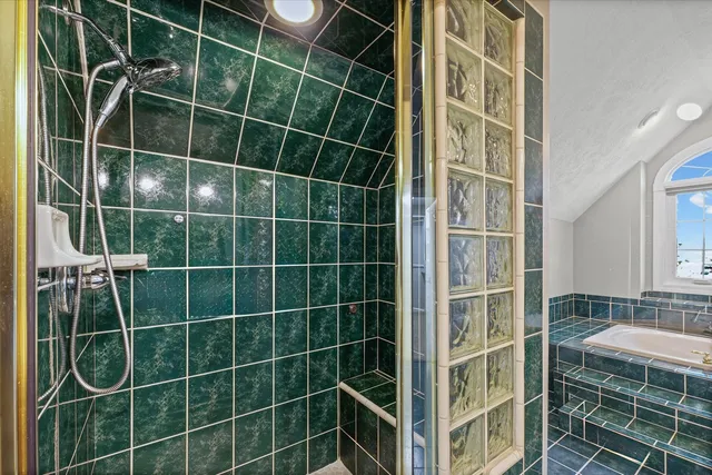 $975,000 | 1 Windsong Way, Bloomington, IL 61704