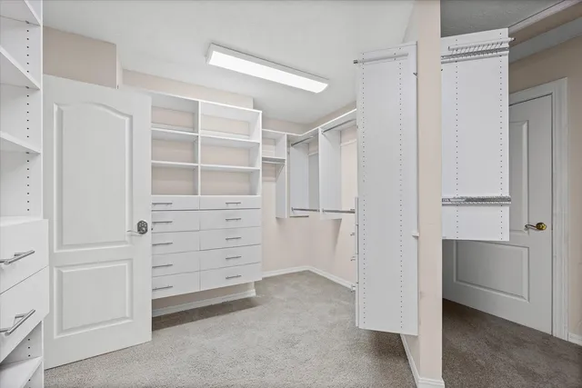 $975,000 | 1 Windsong Way, Bloomington, IL 61704