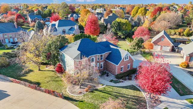 $975,000 | 1 Windsong Way, Bloomington, IL 61704