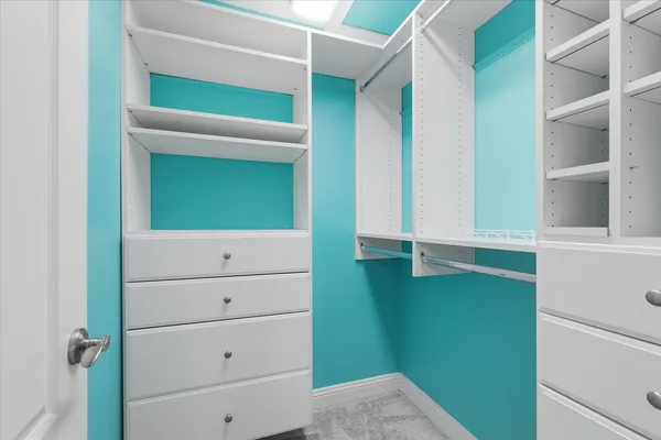 $975,000 | 1 Windsong Way, Bloomington, IL 61704