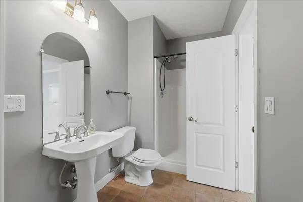 $975,000 | 1 Windsong Way, Bloomington, IL 61704