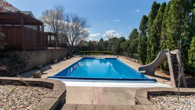 $975,000 | 1 Windsong Way, Bloomington, IL 61704