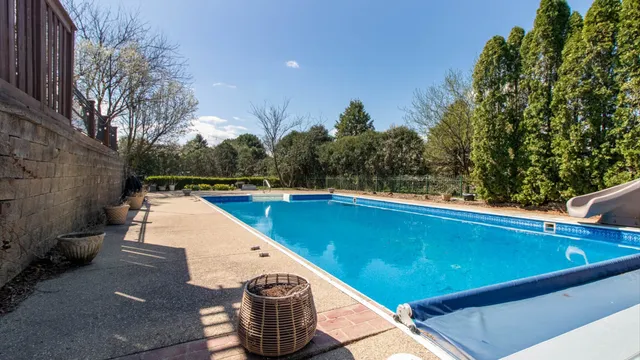 $975,000 | 1 Windsong Way, Bloomington, IL 61704