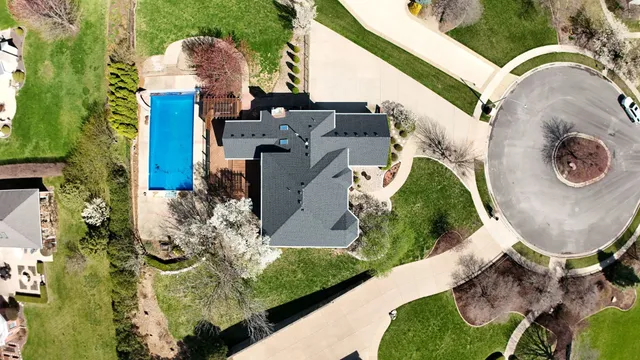 $975,000 | 1 Windsong Way, Bloomington, IL 61704