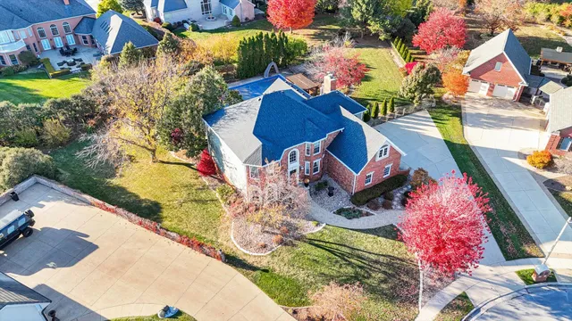 $975,000 | 1 Windsong Way, Bloomington, IL 61704