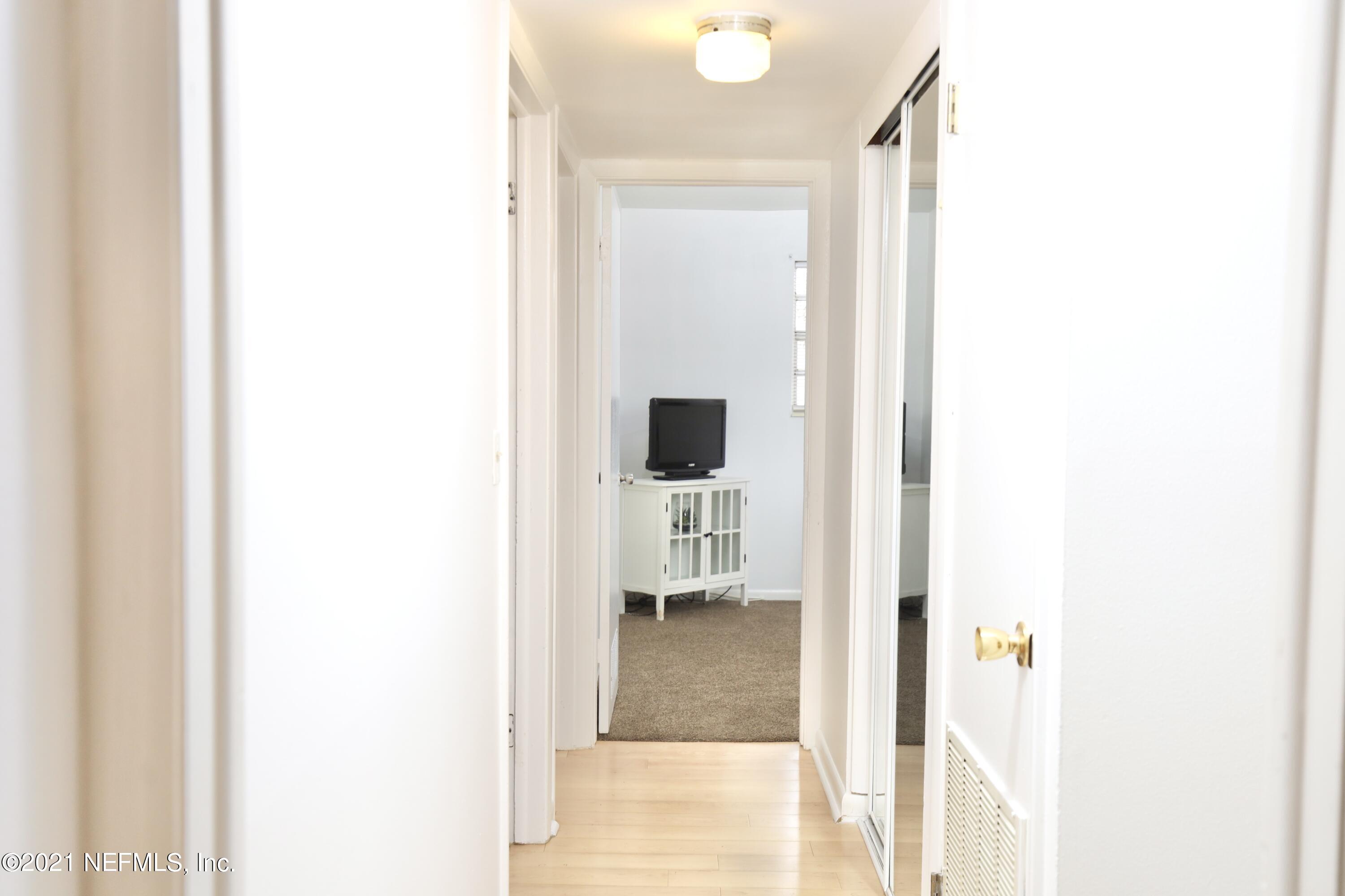 2134 Jammes Road Jacksonville, FL 32210 - Photo 12 of 24 N- Hallway