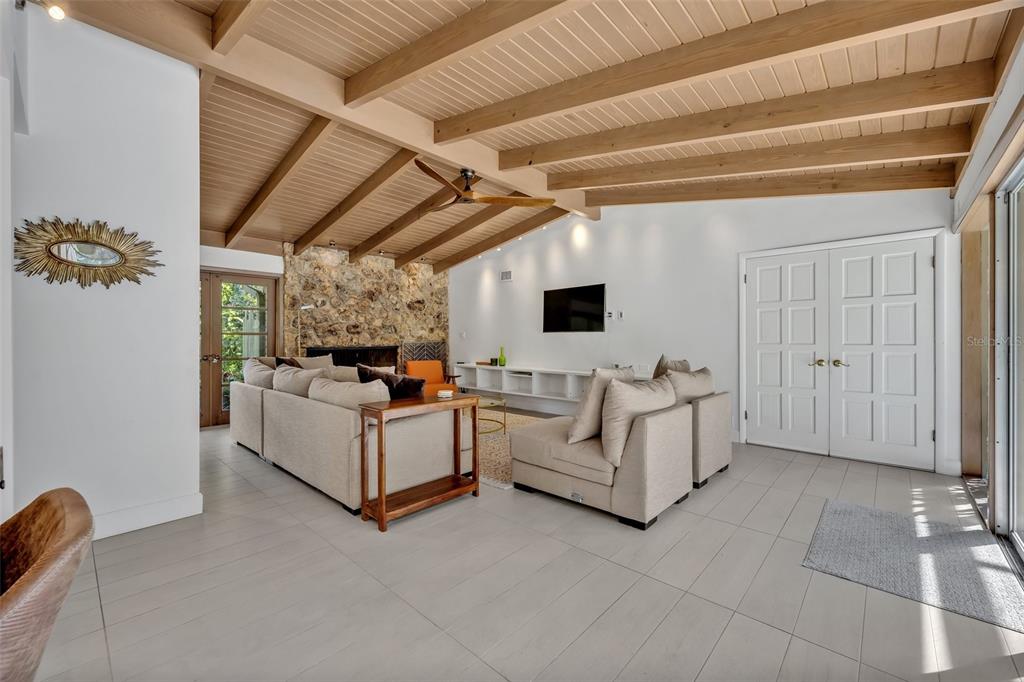 605 Sweetbriar Road Orlando, FL 32806 - Photo 14 of 50 Gallery Image 14
