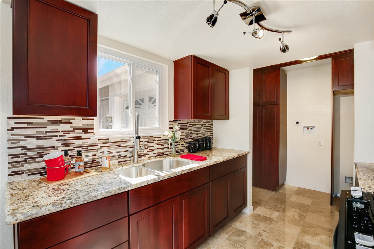 750 Teaberry Street Encinitas, CA 92024 - Photo 3 of 15