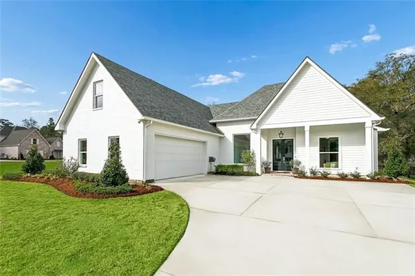 $650,000 | 305 Steeplechase Drive, Abita Springs, LA 70420