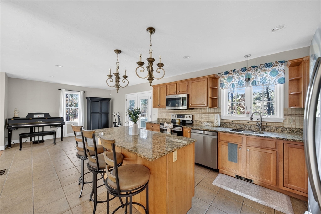 715 County Road Rochester, MA 02770 - Photo 11 of 42