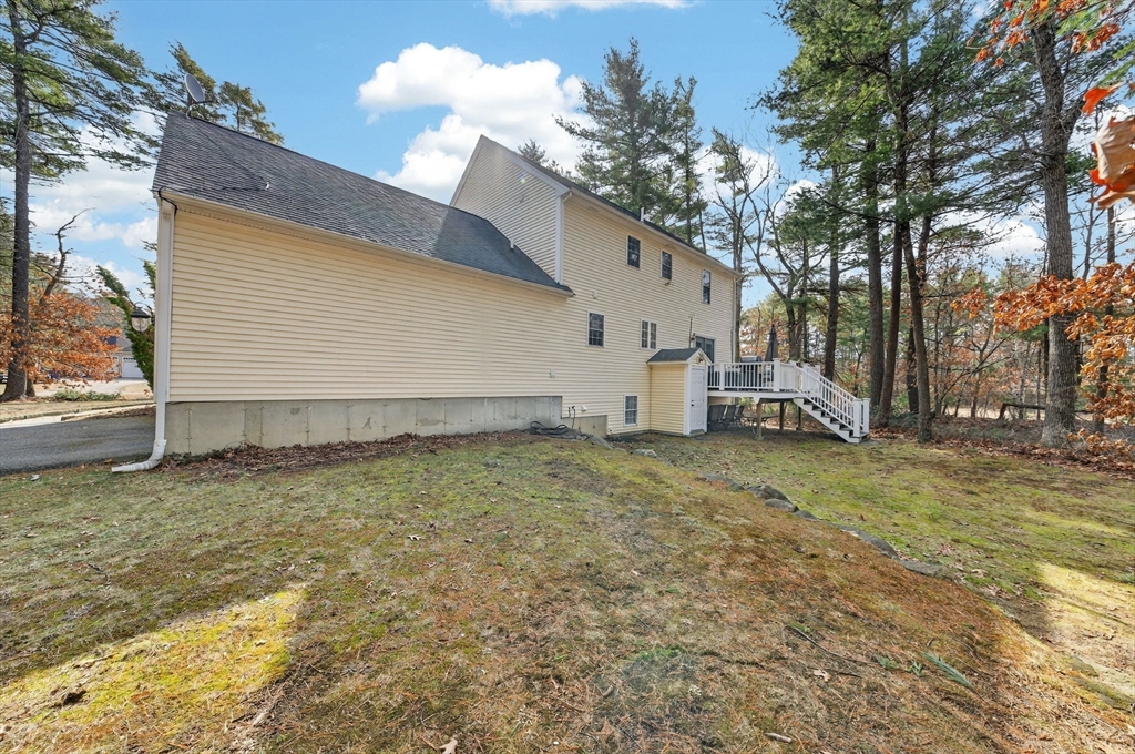 715 County Road Rochester, MA 02770 - Photo 5 of 42