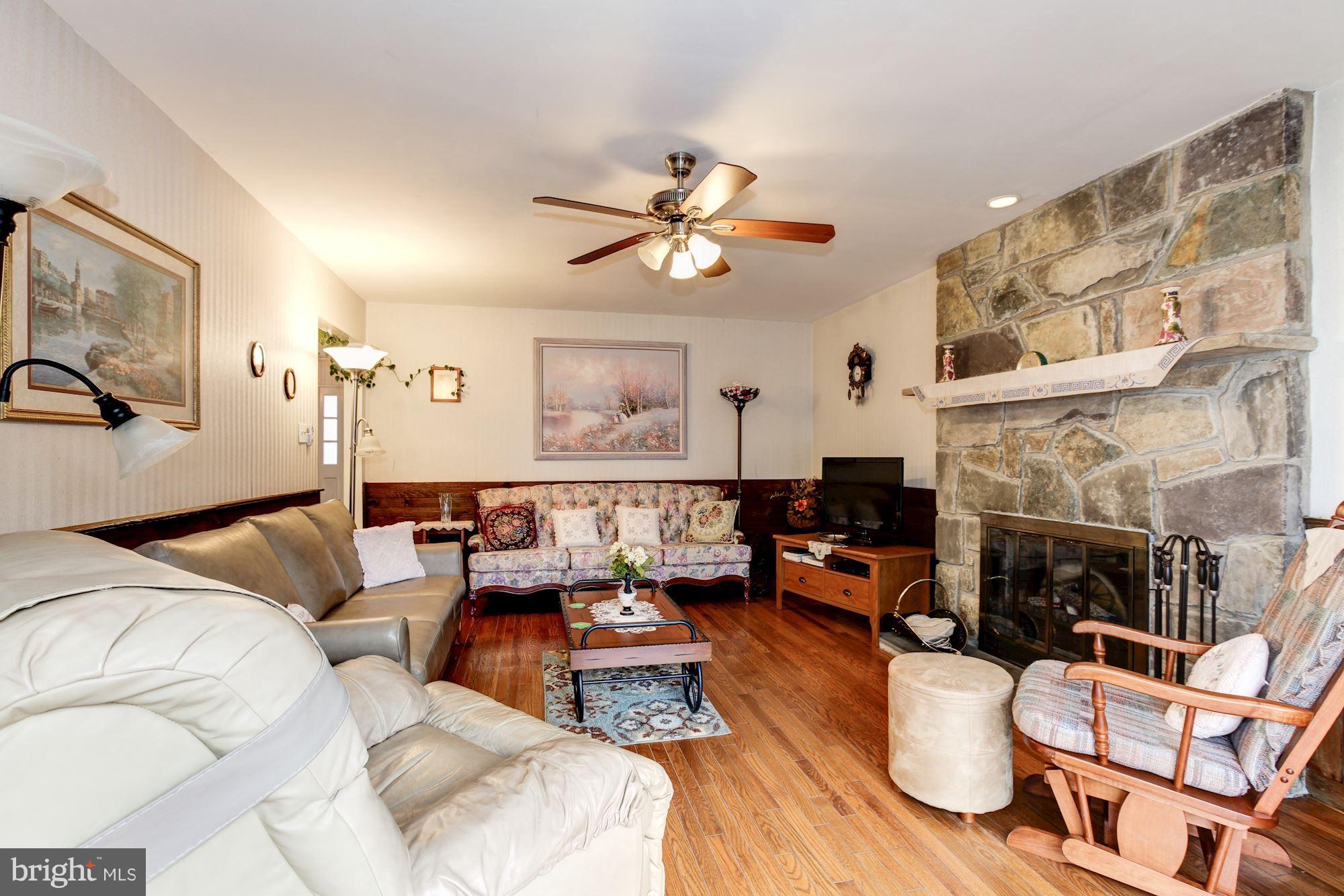 22 Stonegate Drive Silver Spring, MD 20905 - Photo 14 of 30 Family Room