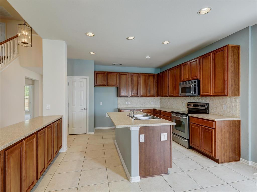 1041 Crystal Lake Drive Frisco, TX 75036 - Photo 13 of 40