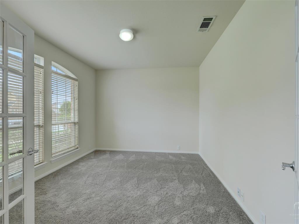 1041 Crystal Lake Drive Frisco, TX 75036 - Photo 5 of 40