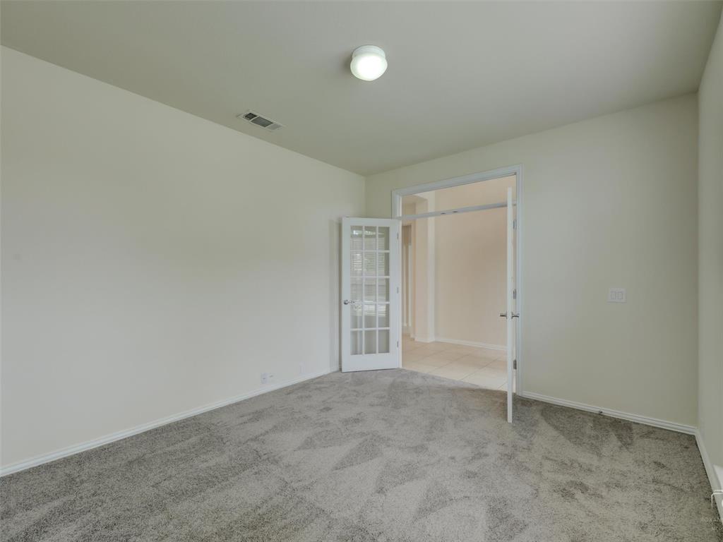 1041 Crystal Lake Drive Frisco, TX 75036 - Photo 6 of 40