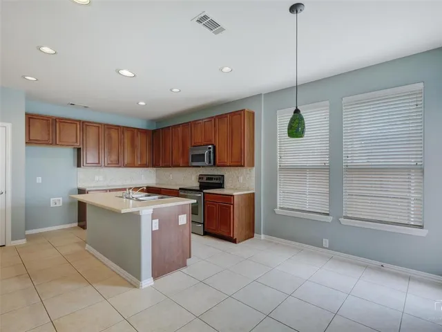 $3,400 | 1041 Crystal Lake Drive, Frisco, TX 75036