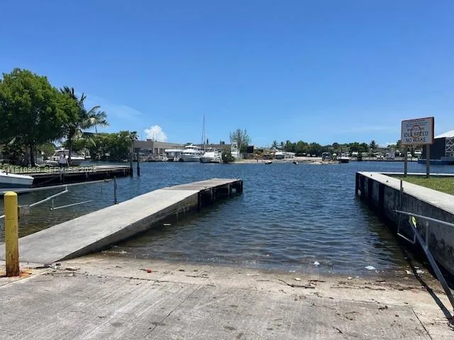 $500,000 | 1976 Northwest 25th Avenue, Miami, FL 33125