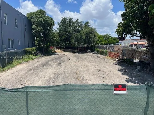 $500,000 | 1976 Northwest 25th Avenue, Miami, FL 33125