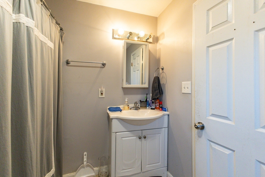 261 Stone Street Walpole, MA 02081 - Photo 5 of 8