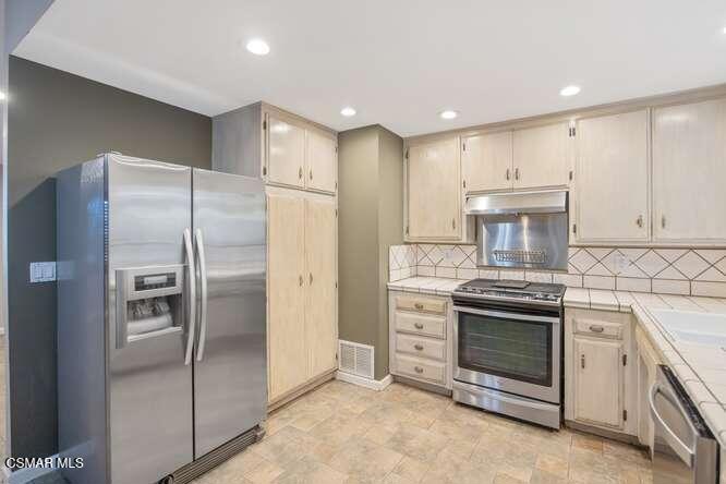 807 Talbert Avenue Simi Valley, CA 93065 - Photo 11 of 39 Gallery Image 11