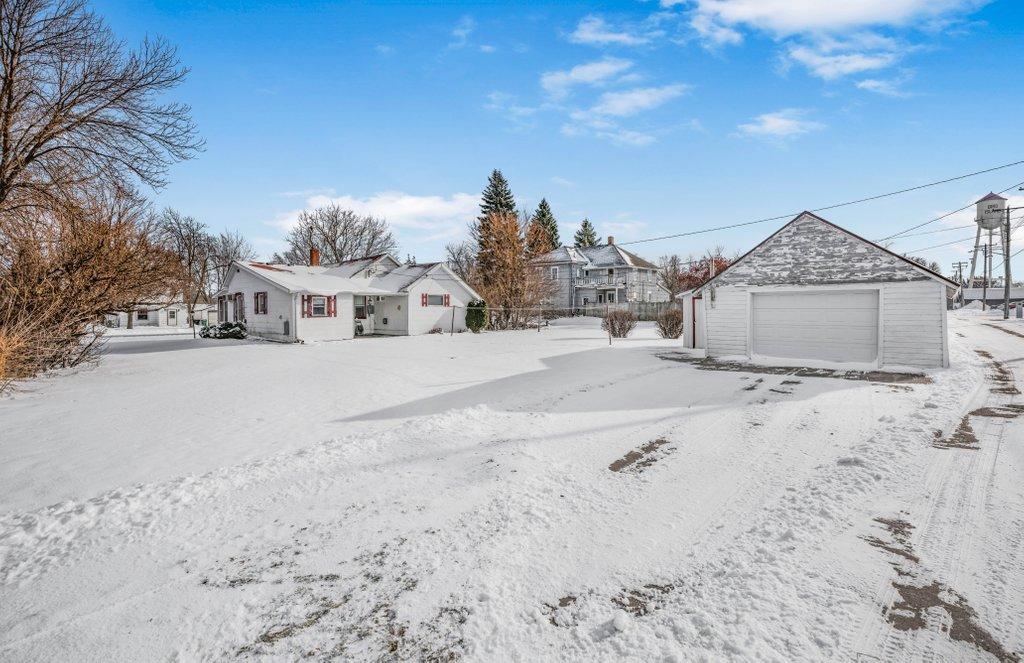 130 6th Street Bird Island, MN 55310 - Photo 15 of 16
