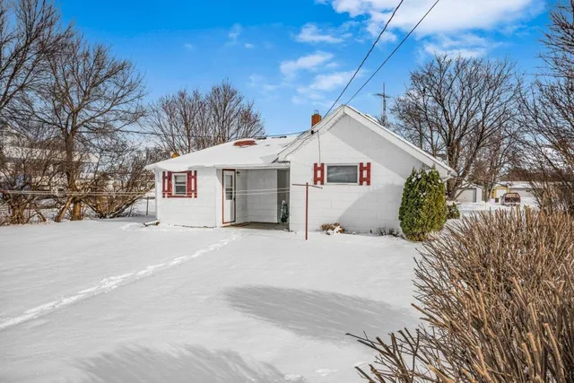 $84,900 | 130 6th Street, Bird Island, MN 55310