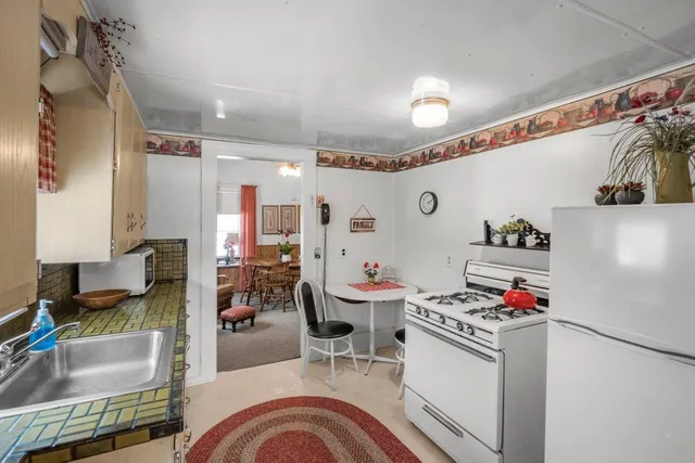 $84,900 | 130 6th Street, Bird Island, MN 55310