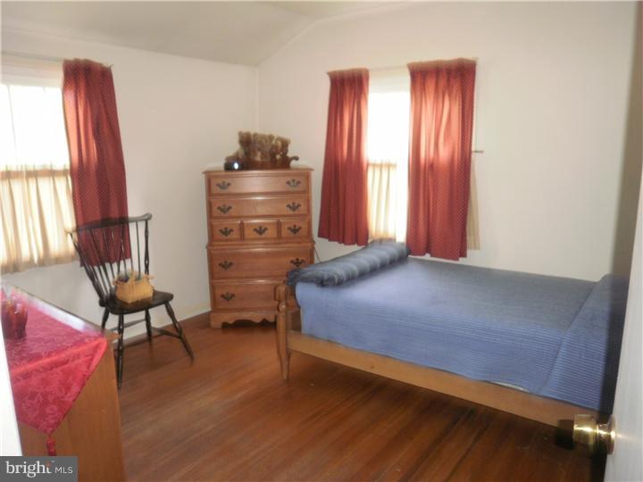 518 Covered Bridge Road Cherry Hill, NJ 08034 - Photo 19 of 25 Bedroom 3