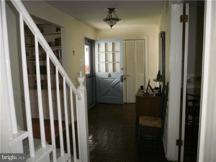 518 Covered Bridge Road Cherry Hill, NJ 08034 - Photo 5 of 25 Foyer