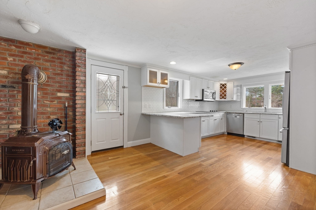 80 Suomi Road Pembroke, MA 02359 - Photo 5 of 22 Gallery Image 5