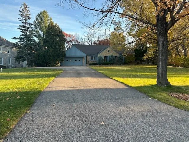 $3,995,000 | 10 X Circle East, Edina, MN 55436