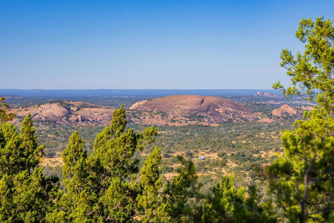 527 Walter Road Fredericksburg, TX 78624 - Photo 2 of 39