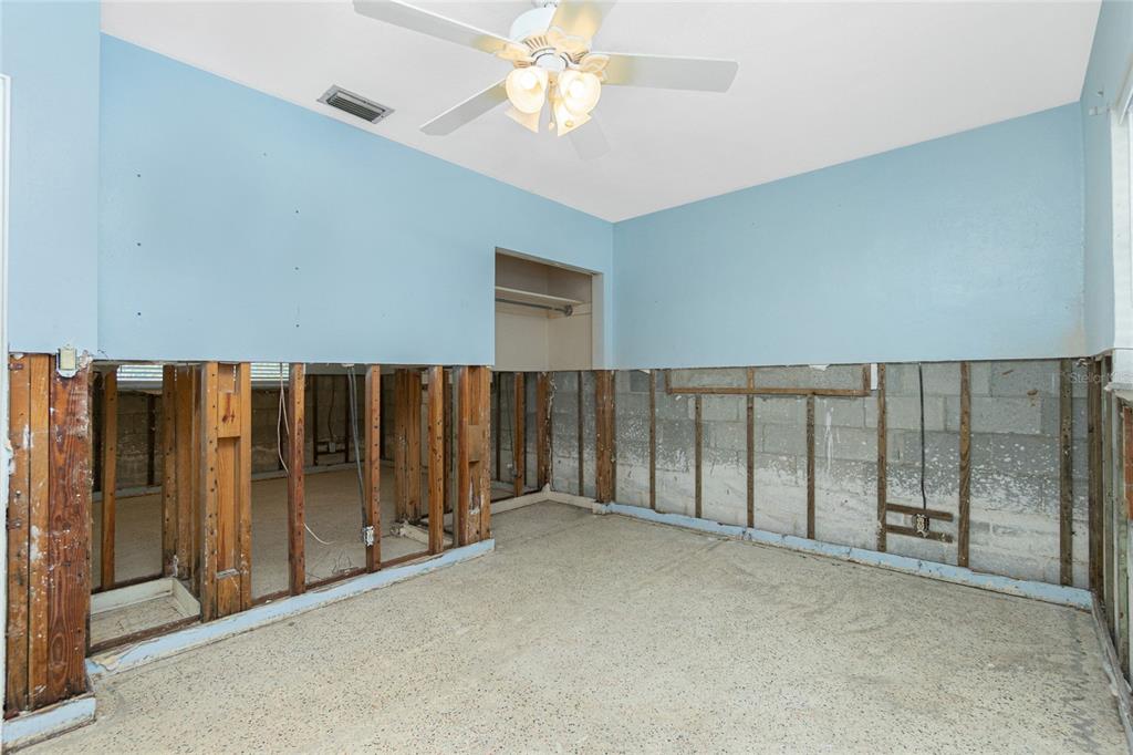 434 West Grace Street Punta Gorda, FL 33950 - Photo 30 of 64 an empty room with windows