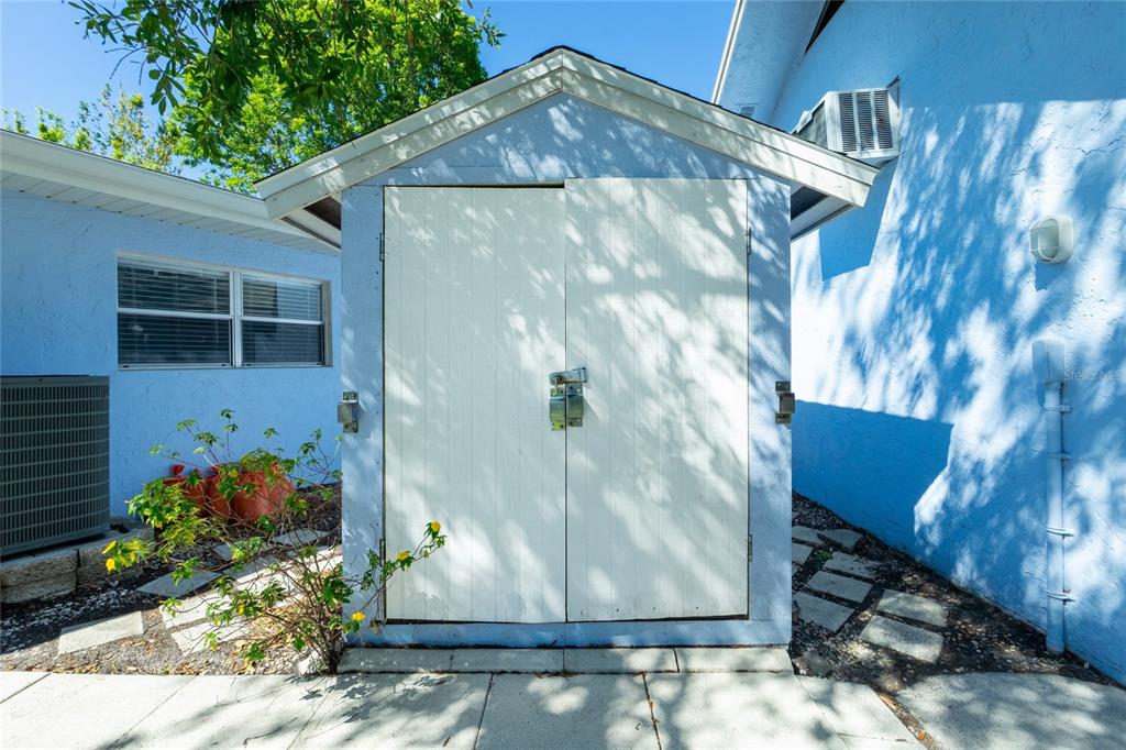 434 West Grace Street Punta Gorda, FL 33950 - Photo 46 of 64 a view of a small yard