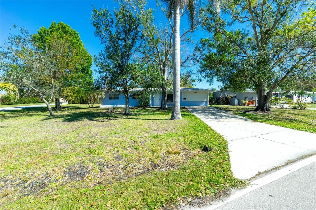 434 West Grace Street Punta Gorda, FL 33950 - Photo 51 of 64 a view of a park with large trees
