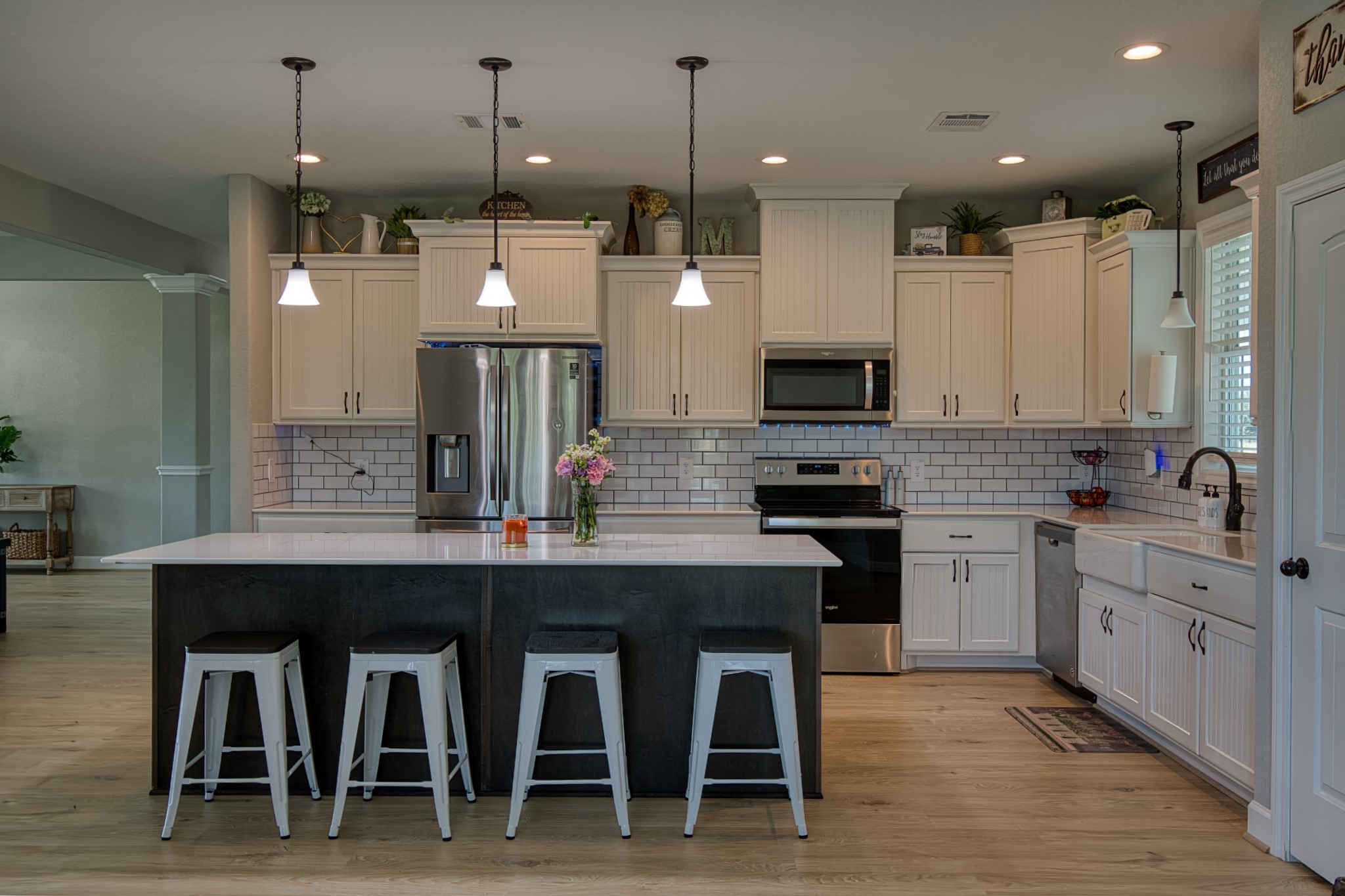 1335 Hilltop Road Beasley, TX 77417 - Photo 24 of 44 Kitchen with Whirlpool appliances