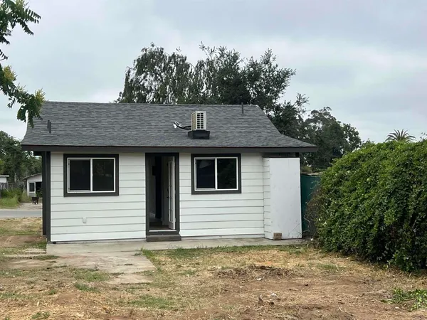 $489,999 | 1021 D Street, Ramona, CA 92065