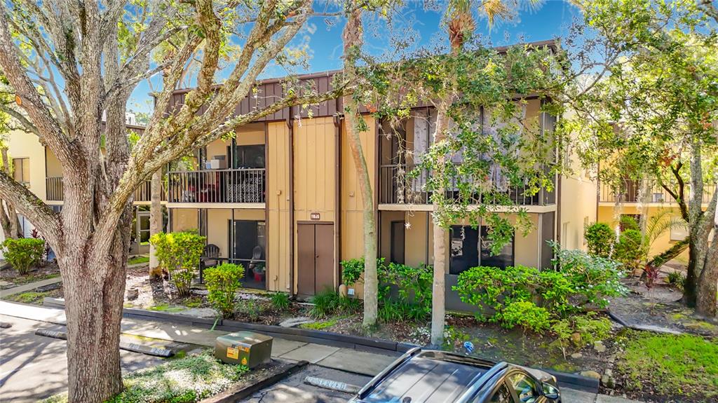 11805 Raintree Lake Lane, Unit D Temple Terrace, FL 33617 - Photo 2 of 32