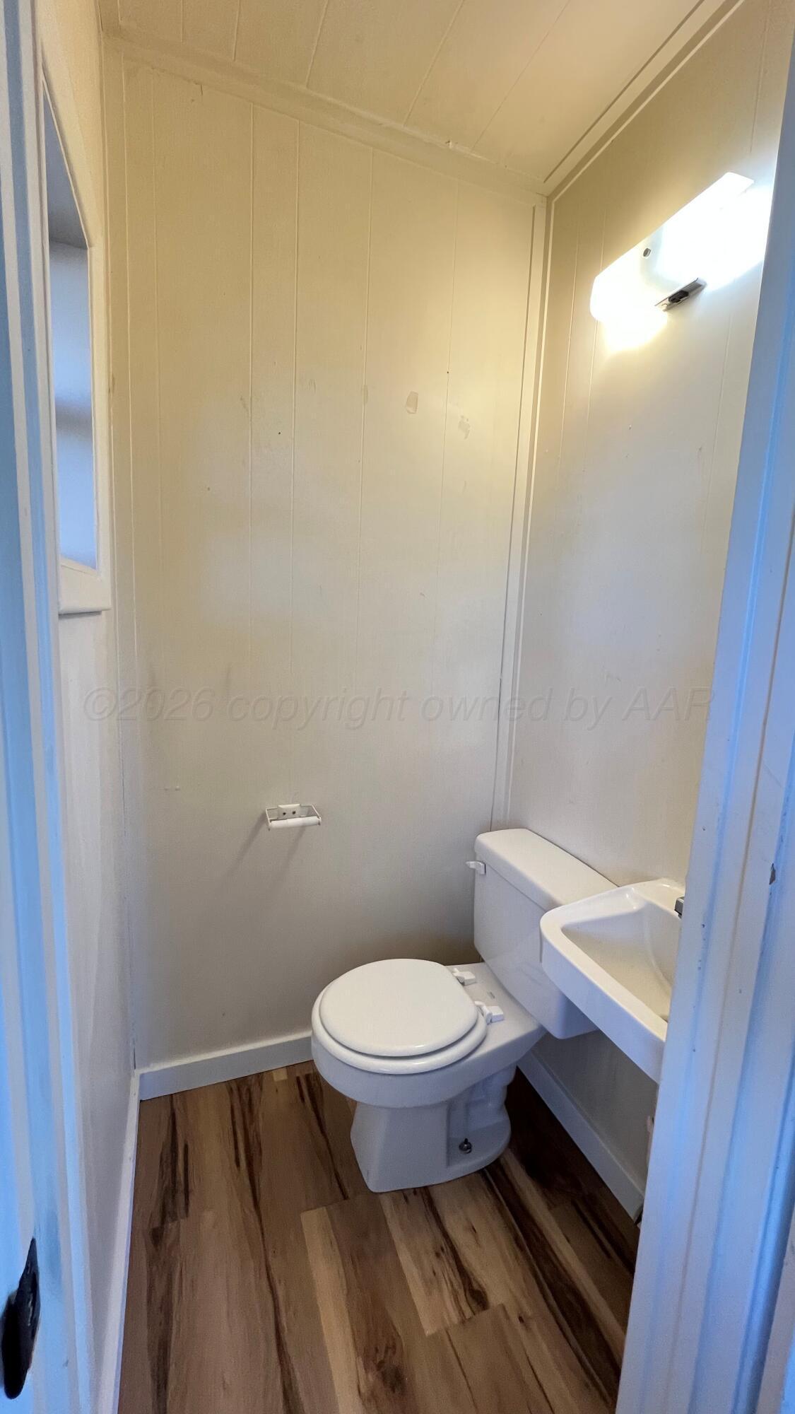 4410 South Ong Street Amarillo, TX 79110 - Photo 13 of 22 half bath