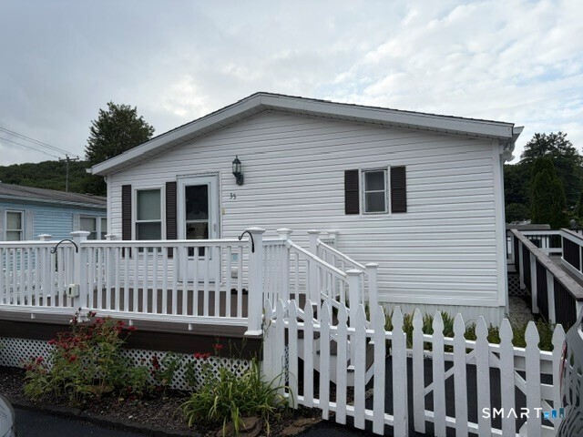 1070 Amity Road Bethany, CT 06524 - Photo 1 of 28 Gallery Image 1