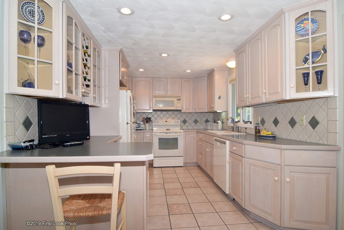 2240 Matunuck School House Road Charlestown, RI 02813 - Photo 8 of 40 Gallery Image 8