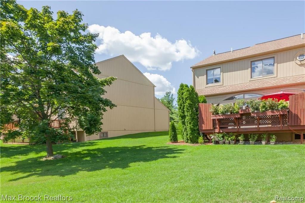 2223 Crystal Drive, Unit 24 Rochester Hills, MI 48309 - Photo 29 of 41