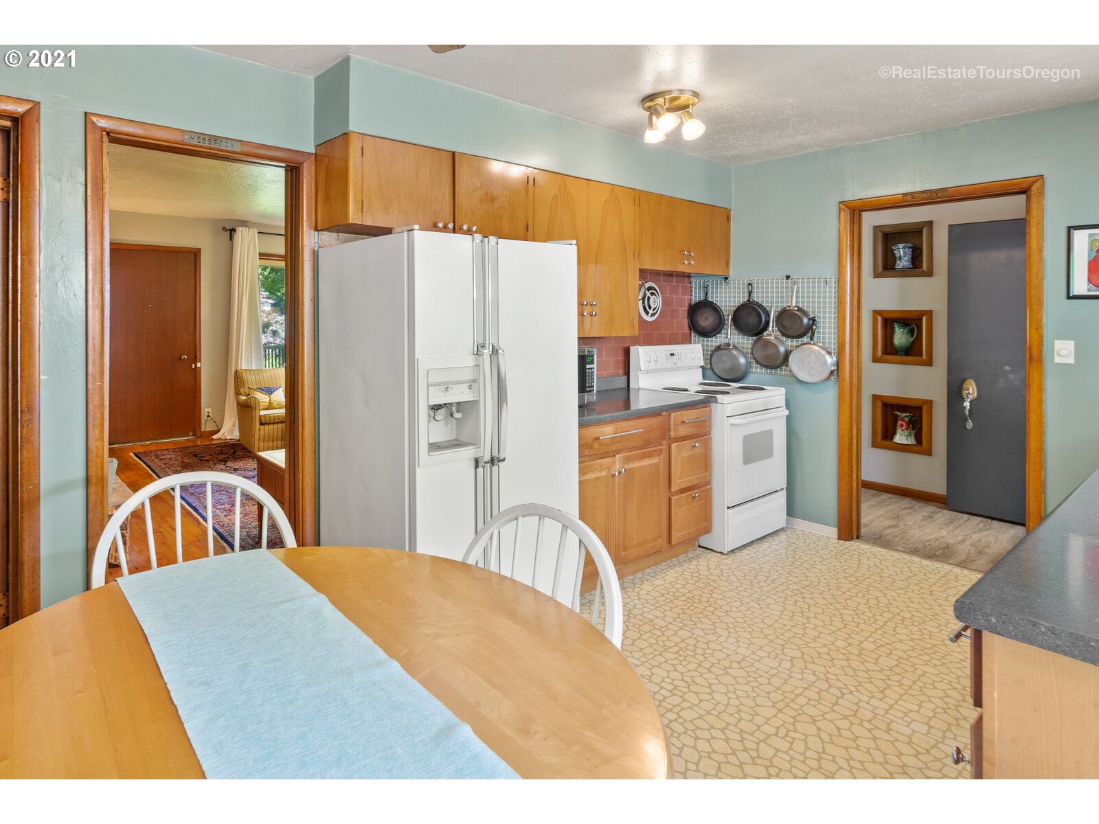 4288 Southwest Borland Road Tualatin, OR 97062 - Photo 14 of 32 Gallery Image 14