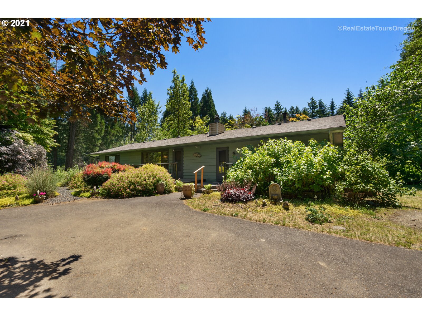 4288 Southwest Borland Road Tualatin, OR 97062 - Photo 5 of 32 Gallery Image 5